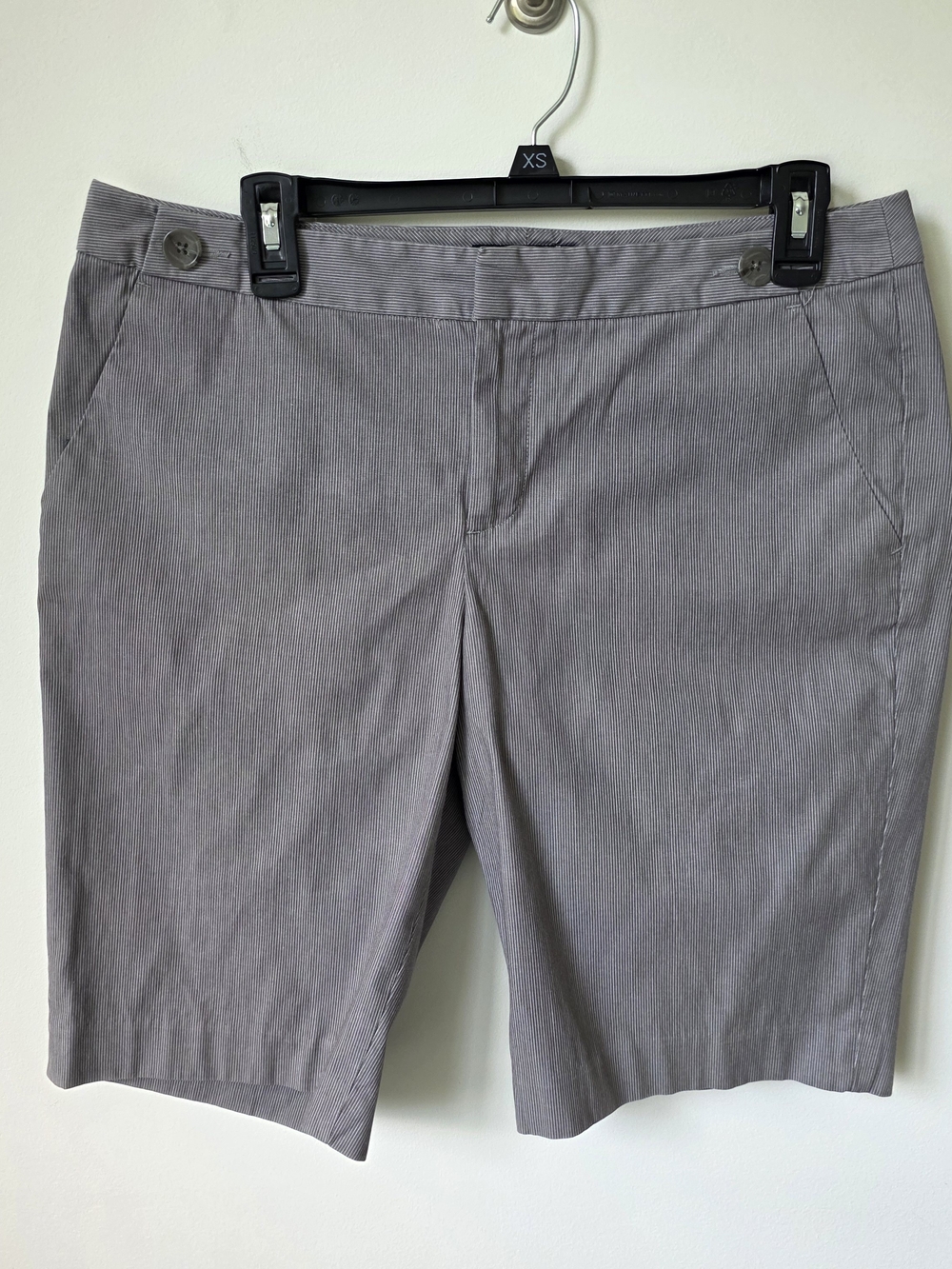 Banana Republic Women's Bermuda Shorts Sz 10 Gray Stretch Cotton Classic Casual